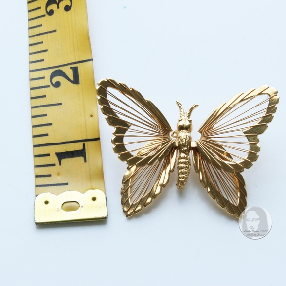 Vintage Butterfly Brooch Pin Gold Metal Figural Dimensional by Monet 1980s - Picture 8 of 10